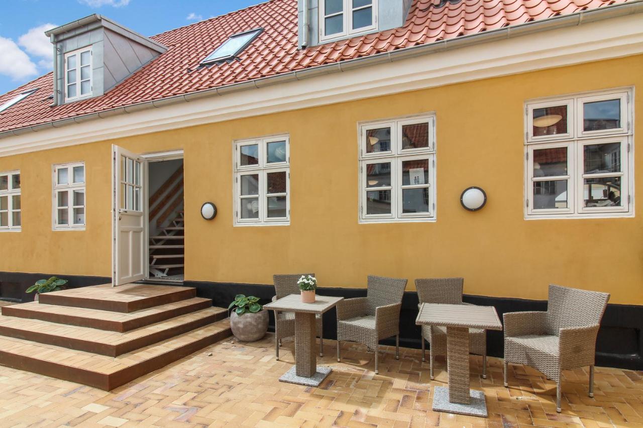 Skudehandelen. Lonstrup Exterior photo